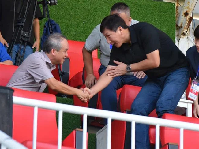 Hình ảnh đội ngũ hỗ trợ khách hàng chuyên nghiệp của dagac3 game bài sẵn sàng giải đáp thắc mắc